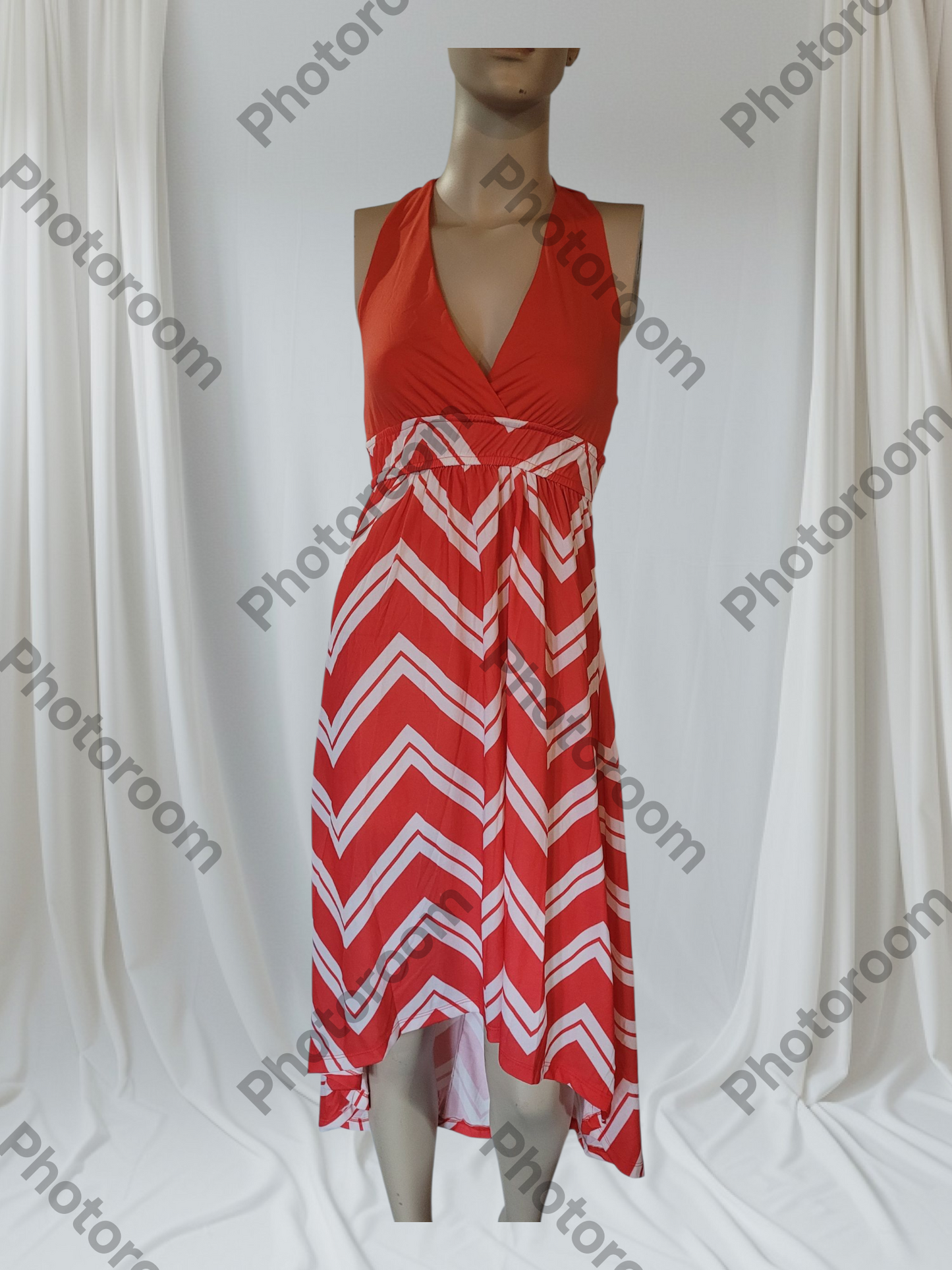 5TH & LOVE - PLEATED V-NECK GOWN